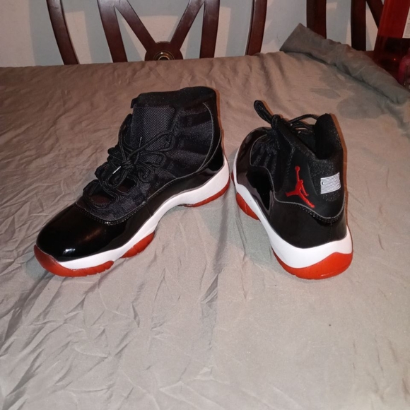 Shoes - Picture 9 of 11